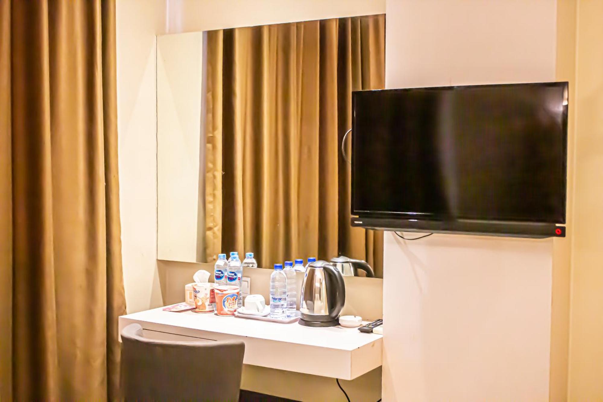 Os Hotel Airport Batam Экстерьер фото