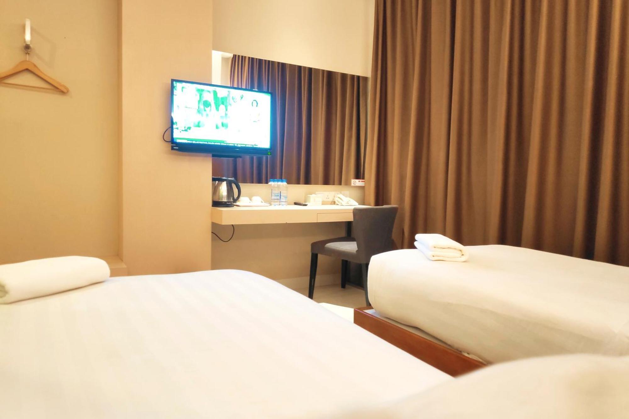 Os Hotel Airport Batam Экстерьер фото